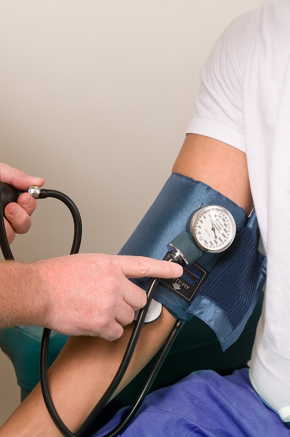 Cardiologista orienta sobre os perigos do não tratamento da pressão alta