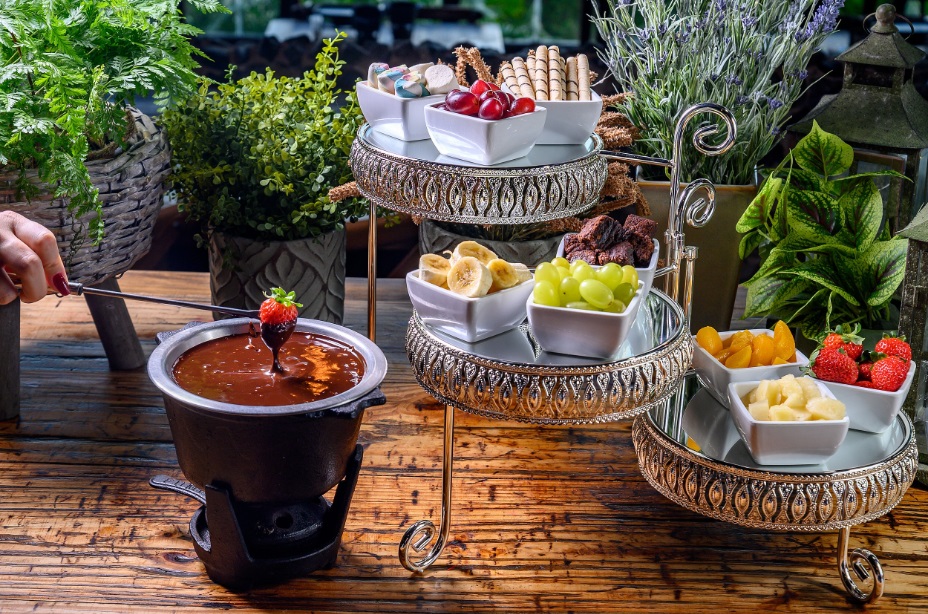 Restaurante especializado em fondue desenvolve opções sem ingredientes de origem animal