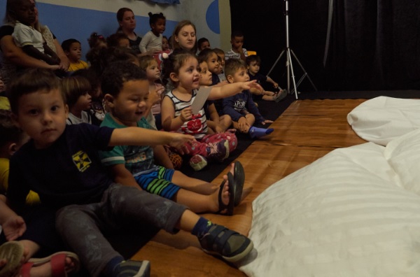 Peça teatral gratuita para bebês em Itajaí