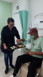 Doação de picolés ajuda no tratamento de câncer em pacientes do Hospital Marieta
