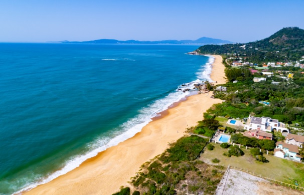 Pela 4ª vez consecutiva, região turística catarinense conquista o maior número de certificações Bandeira Azul no Brasil
