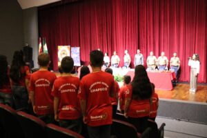 Programa Bombeiro Mirim deve atender 500 estudantes em Chapecó. Pelo segundo ano consecutivo, SindsegSC patrocina a iniciativa que foca no desenvolvimento da cultura da prevenção